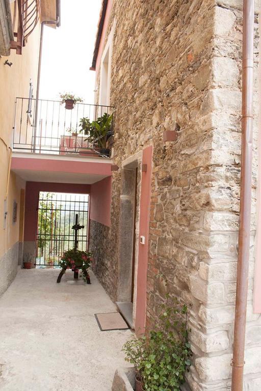 Il Borgo Di Pegui Villa Bolano Bagian luar foto